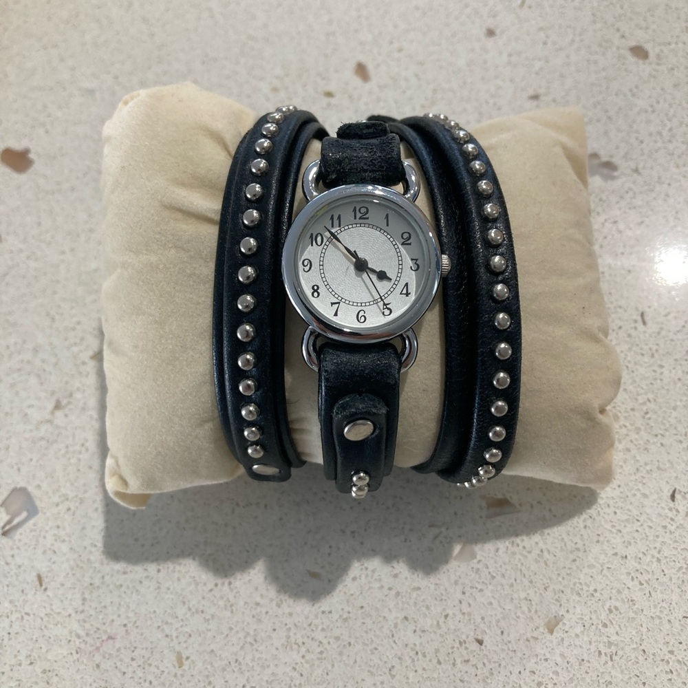 Watch Set - Picture 2 of 5